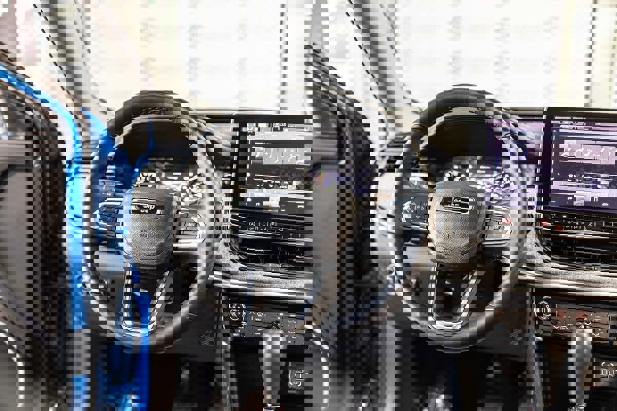 Used 2022 Jeep Compass Latitude image 35