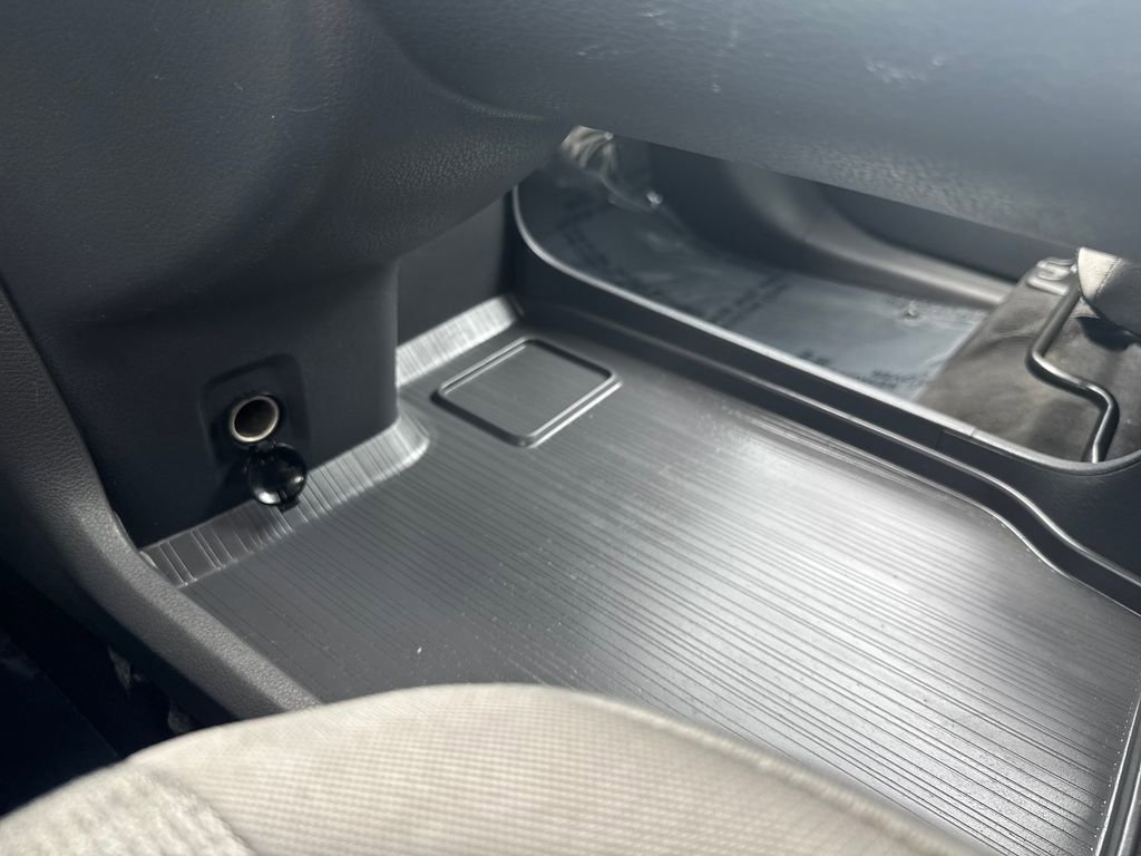 Used 2021 Toyota Sienna LE FWD image 27