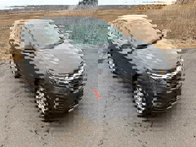 Used 2023 Chevrolet Equinox LT image 3
