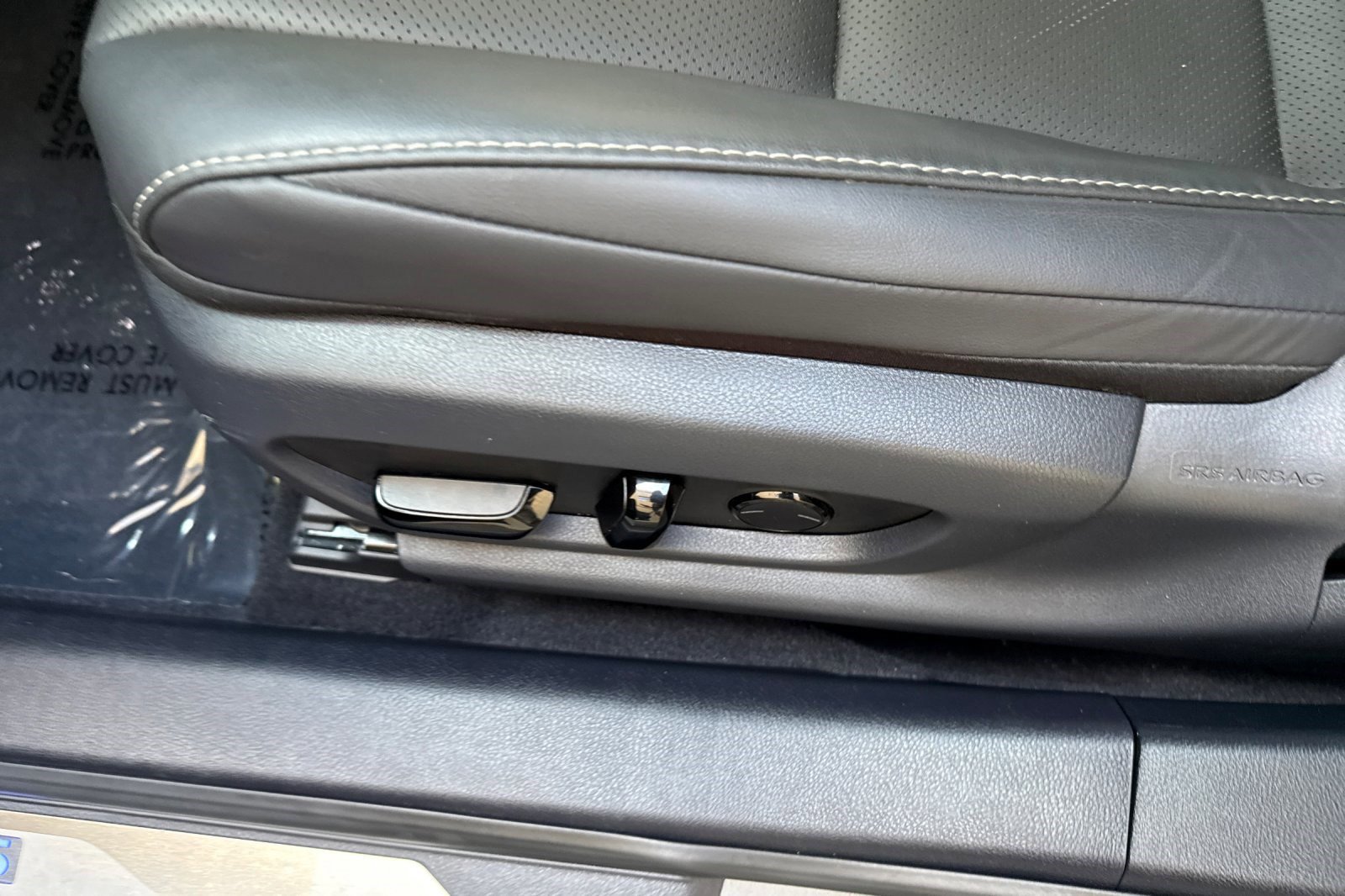 Used 2024 Lexus ES 300h w/ Premium Package image 13