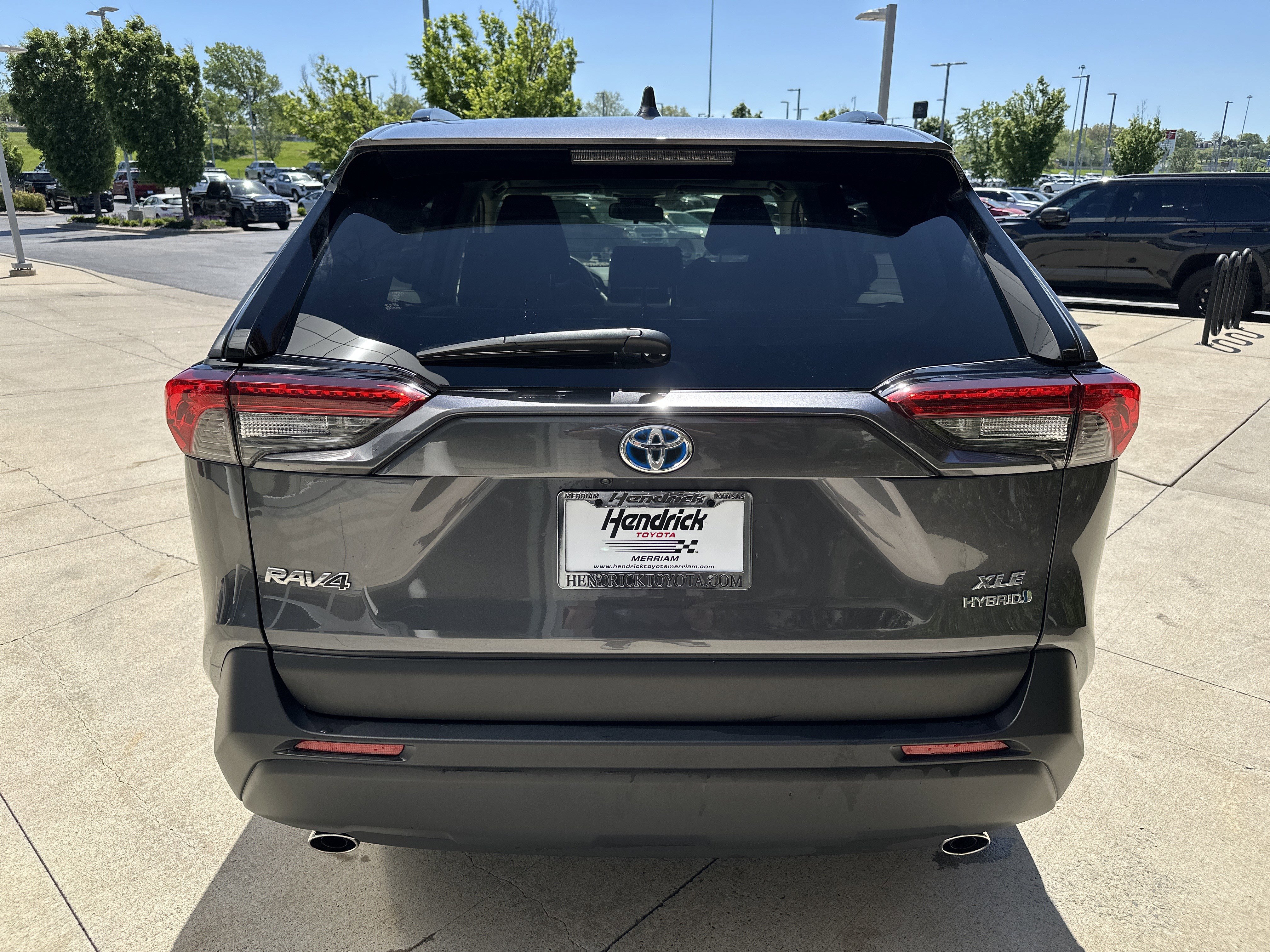 Used 2023 Toyota RAV4 XLE w/ Convenience Package AWD/4WD image 7