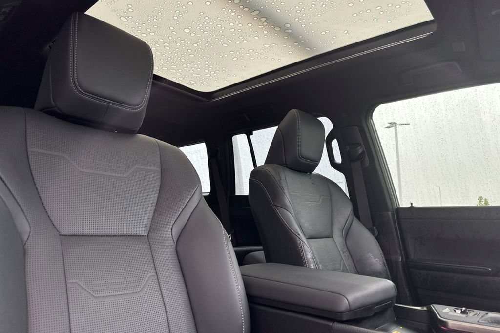 Used 2025 Lexus GX 550 w/ Cold Area Package image 17