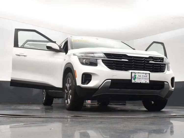 Used 2026 Kia Seltos LX AWD/4WD image 11