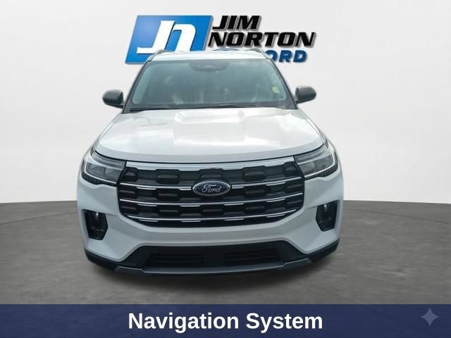 Used 2025 Ford Explorer Active w/ Active Comfort Package RWD image 3
