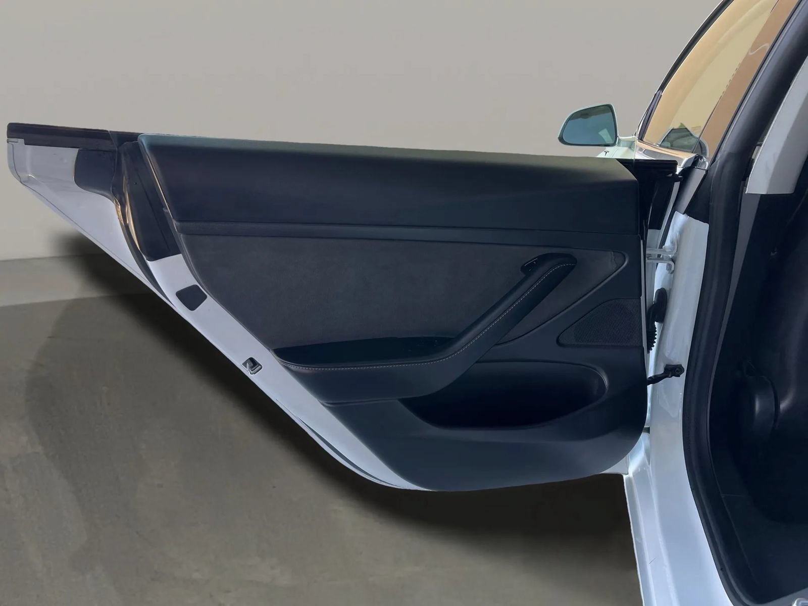 Used 2020 Tesla Model 3 Standard Range RWD image 18
