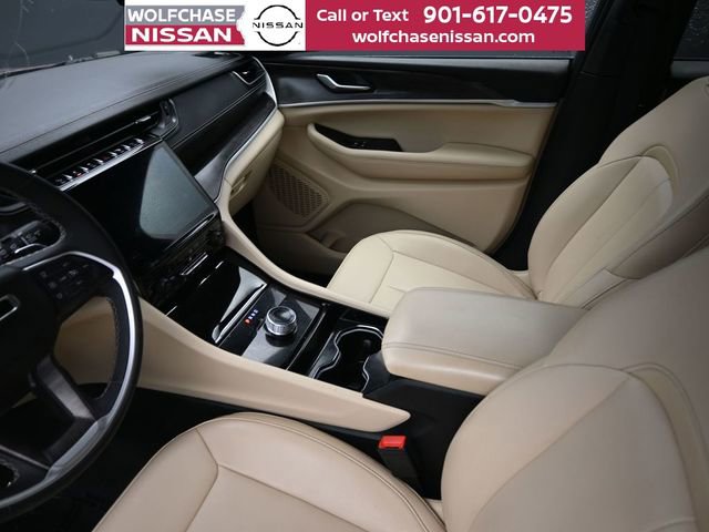 Used 2023 Jeep Grand Cherokee L Limited image 17