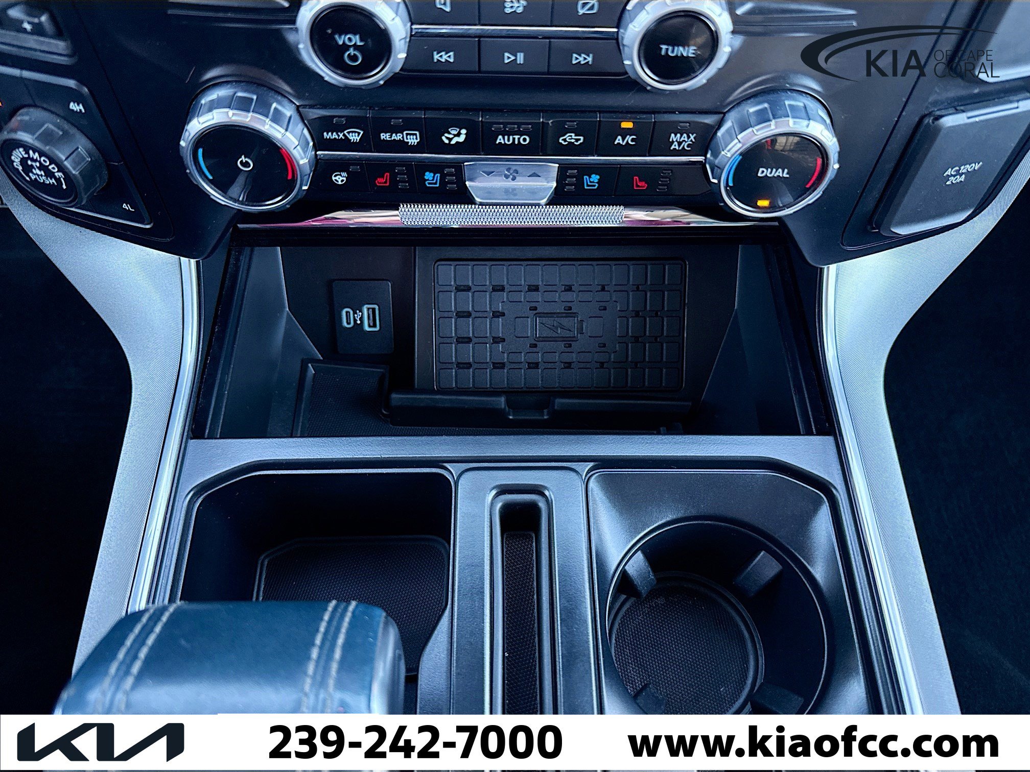 Used 2023 Ford F150 Limited image 30