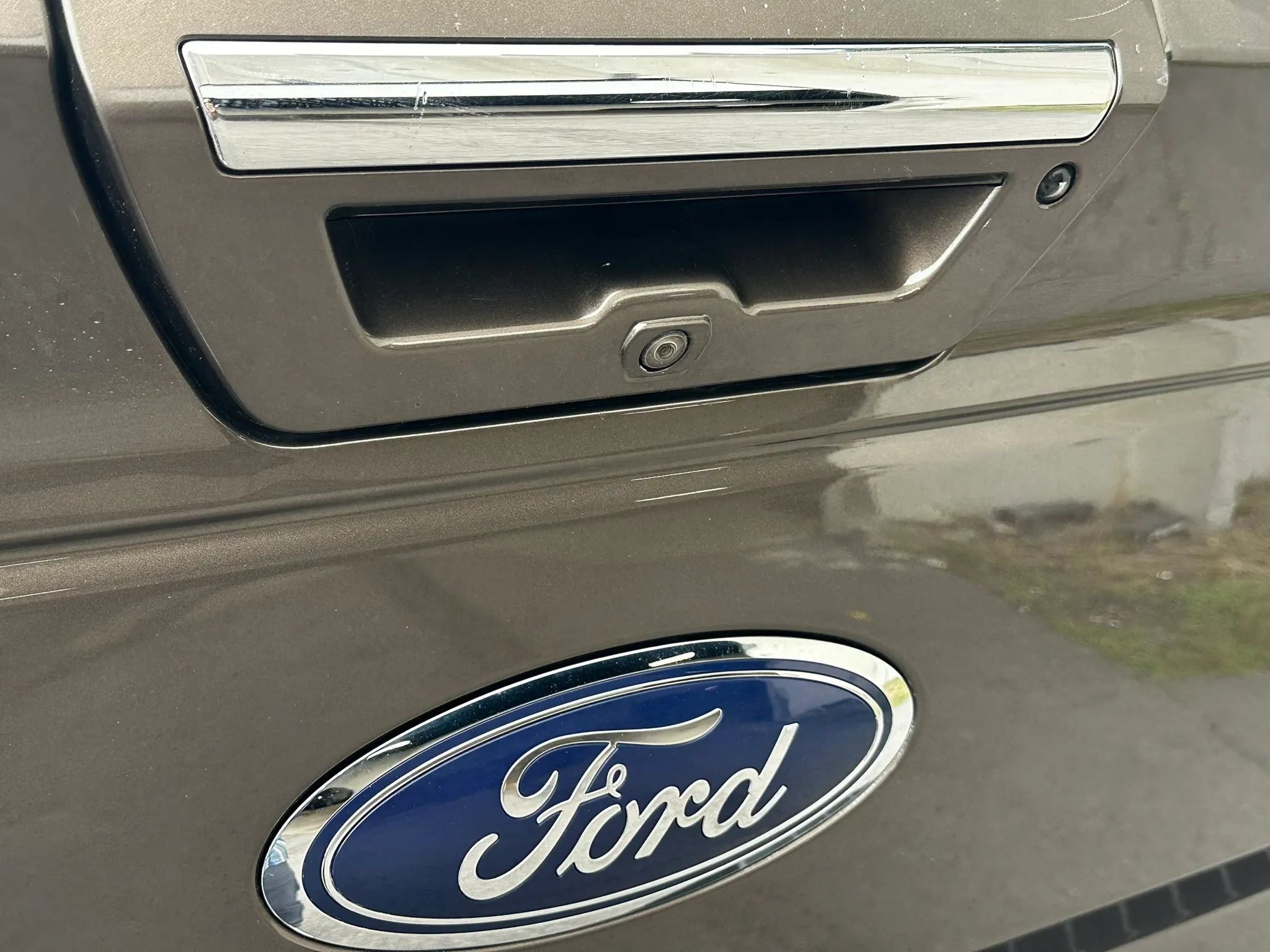 Used 2015 Ford F150 Lariat w/ Equipment Group 502A Luxury AWD/4WD image 18