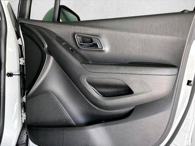 Used 2022 Chevrolet Trax LT AWD/4WD image 19