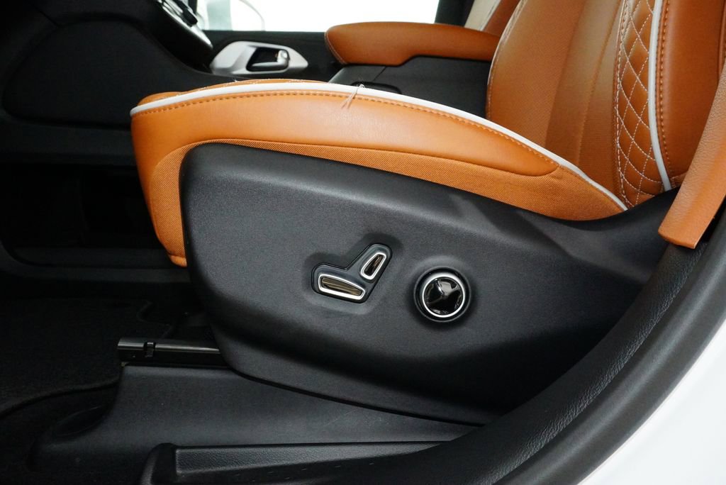 Used 2024 Chrysler Pacifica Pinnacle w/ Trailer Tow Group image 26