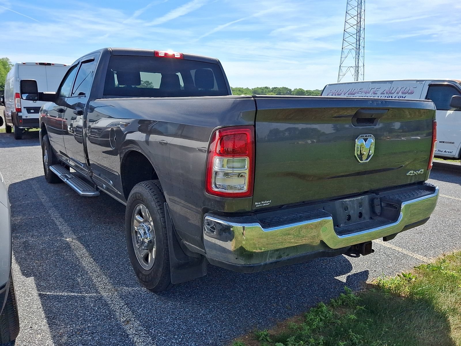 Used 2024 RAM 3500 Tradesman w/ Chrome Appearance Group AWD/4WD image 3