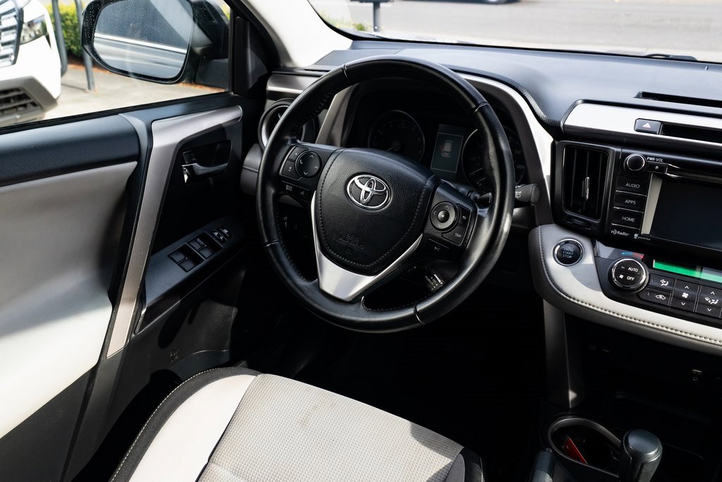 Used 2018 Toyota RAV4 XLE image 9