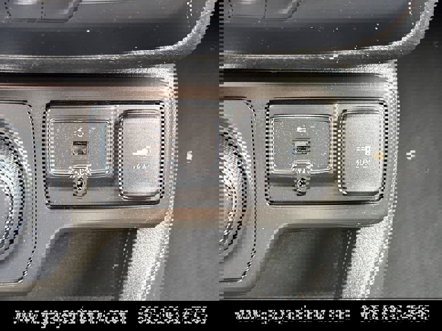 Used 2020 Jeep Renegade Latitude w/ Cold Weather Group image 28