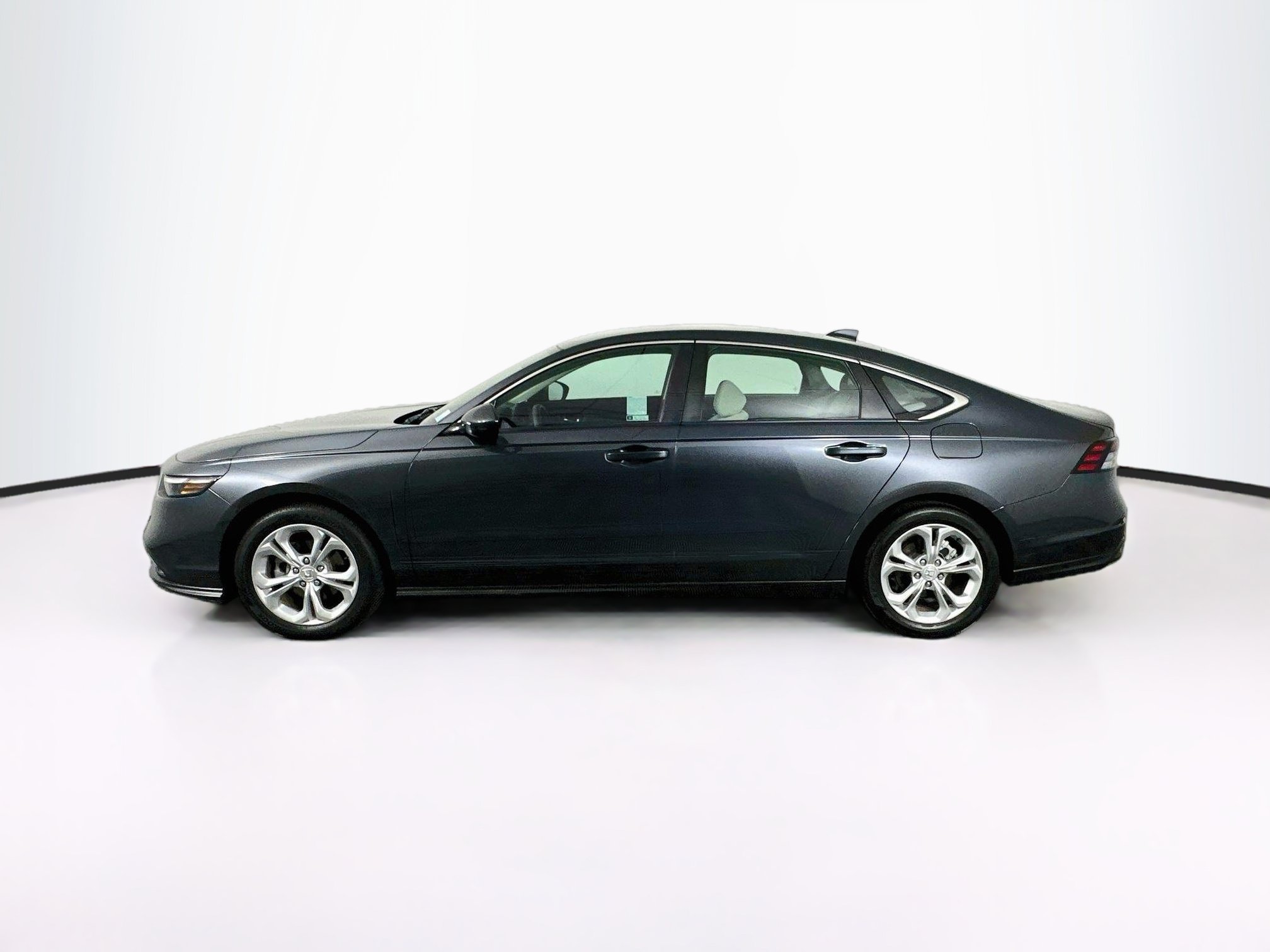 Used 2023 Honda Accord LX image 4