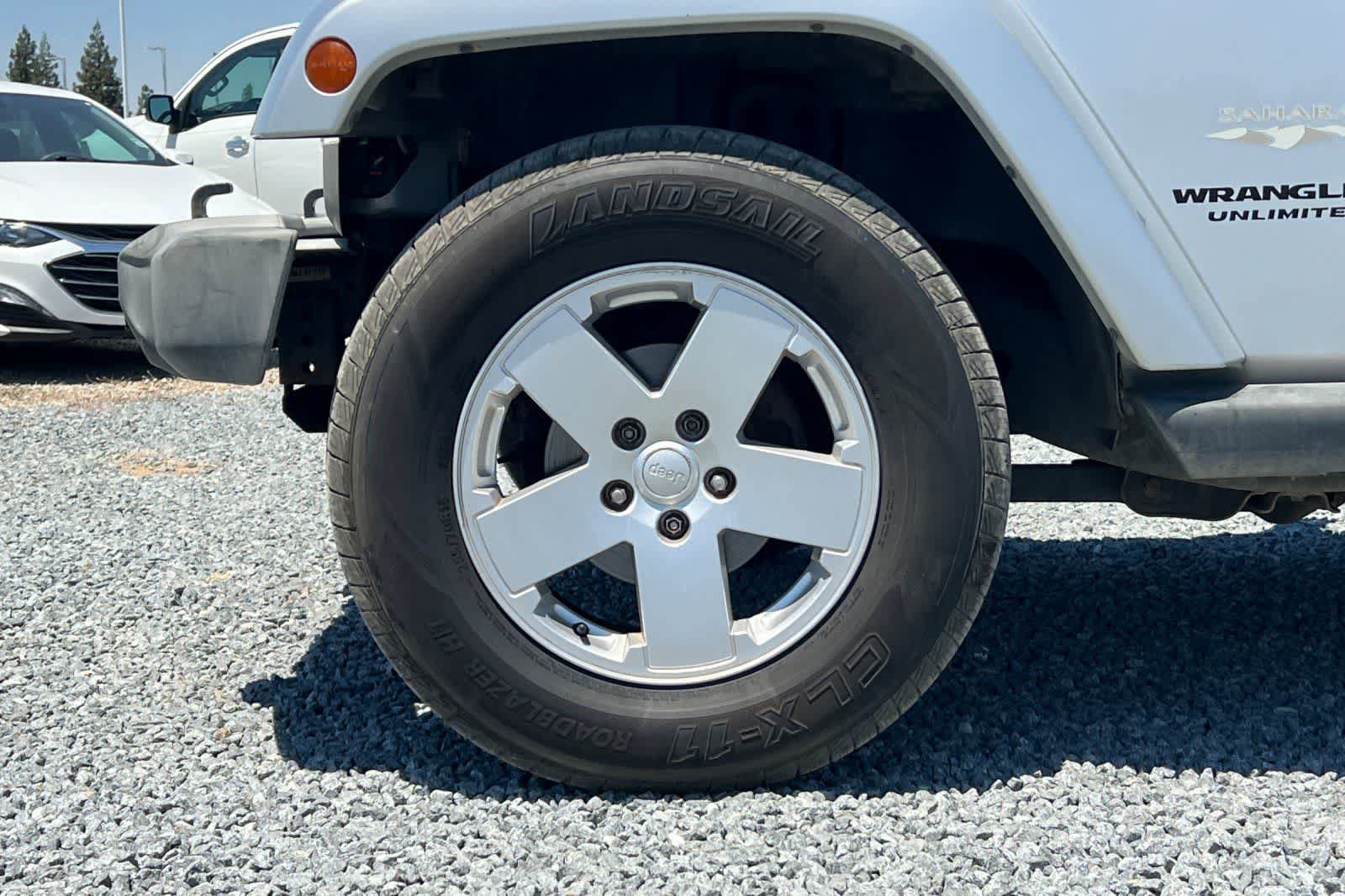 Used 2007 Jeep Wrangler Unlimited Sahara AWD/4WD image 12