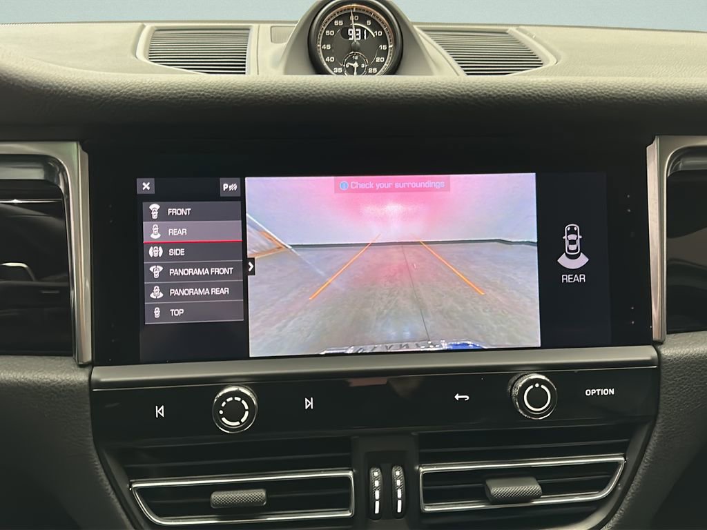 Used 2023 Porsche Macan image 29