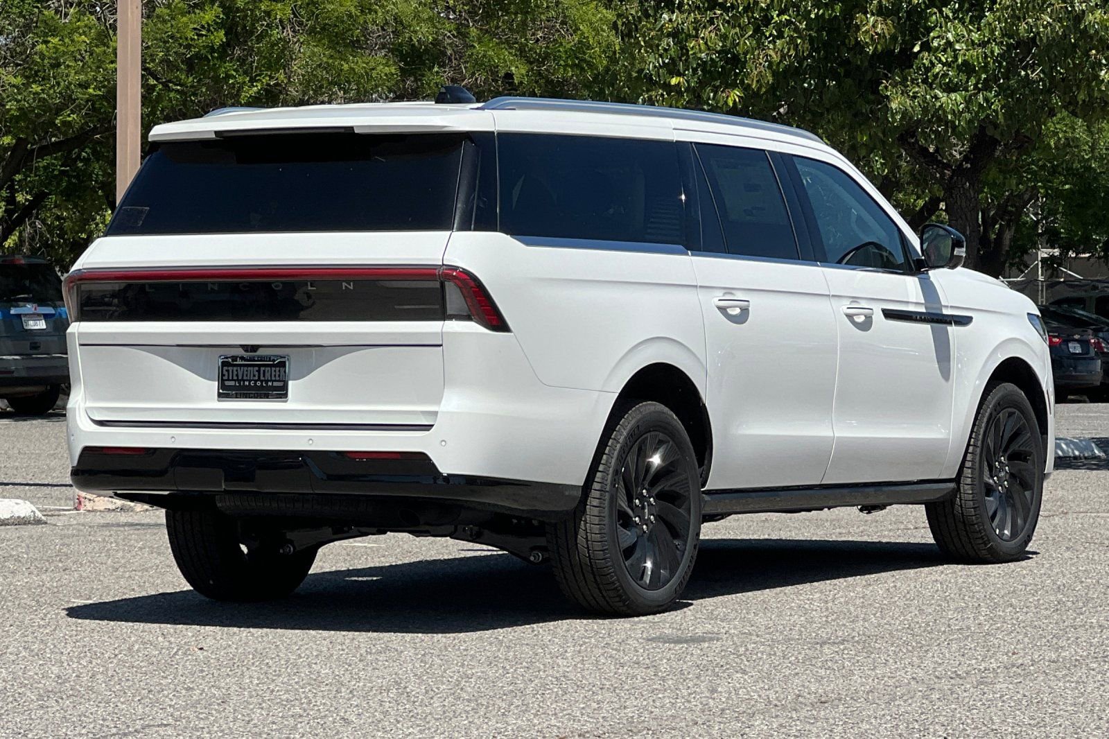 New 2026 Lincoln Navigator L Black Label AWD/4WD image 5