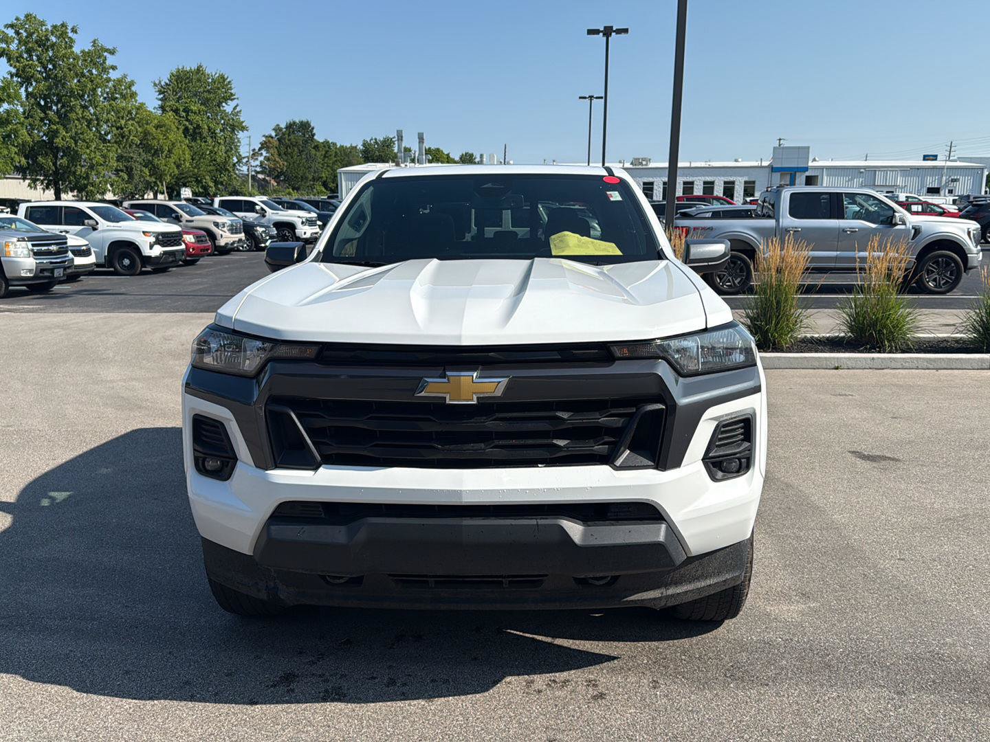 Used 2024 Chevrolet Colorado LT w/ LT Convenience Package II AWD/4WD image 8