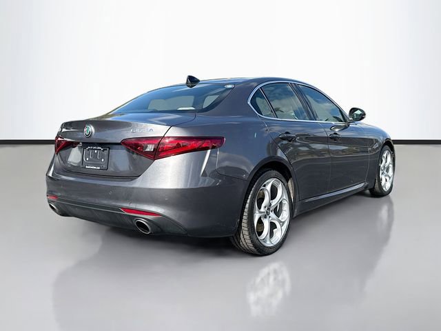 Used 2023 Alfa Romeo Giulia AWD w/ Quick Order Package 22X Lusso image 5