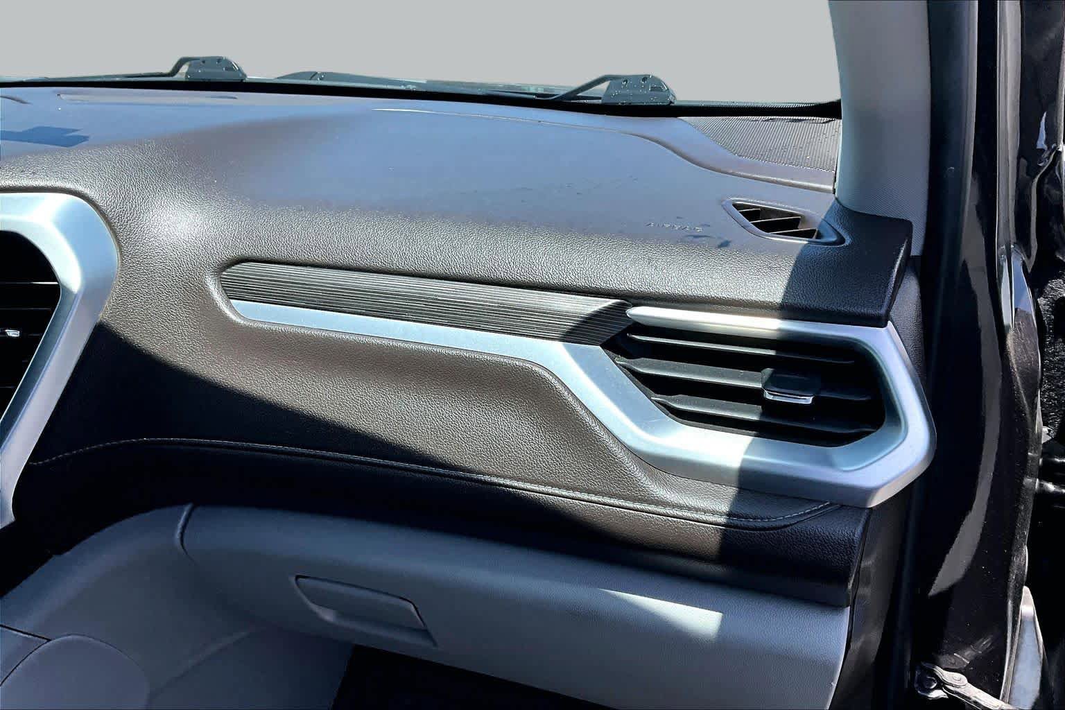 Used 2018 GMC Acadia SLT FWD image 18