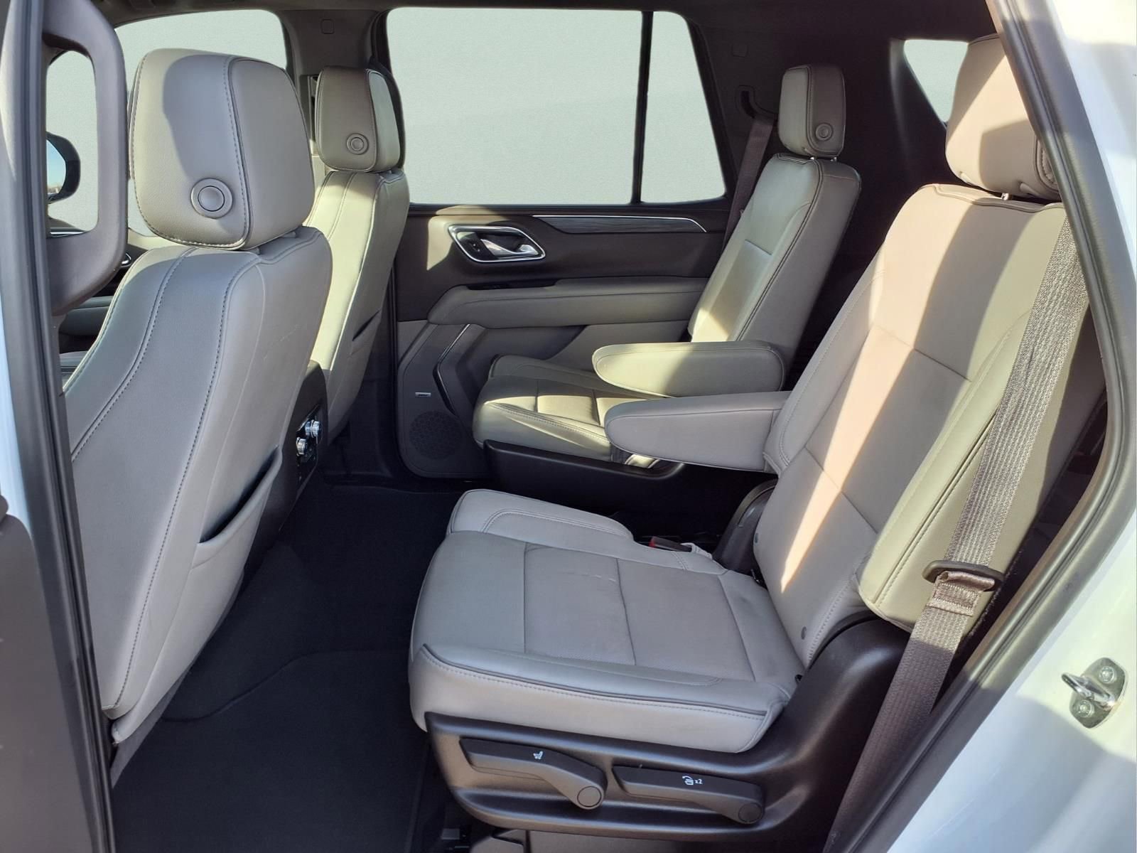 Used 2022 GMC Yukon SLT w/ SLT Premium Package image 22