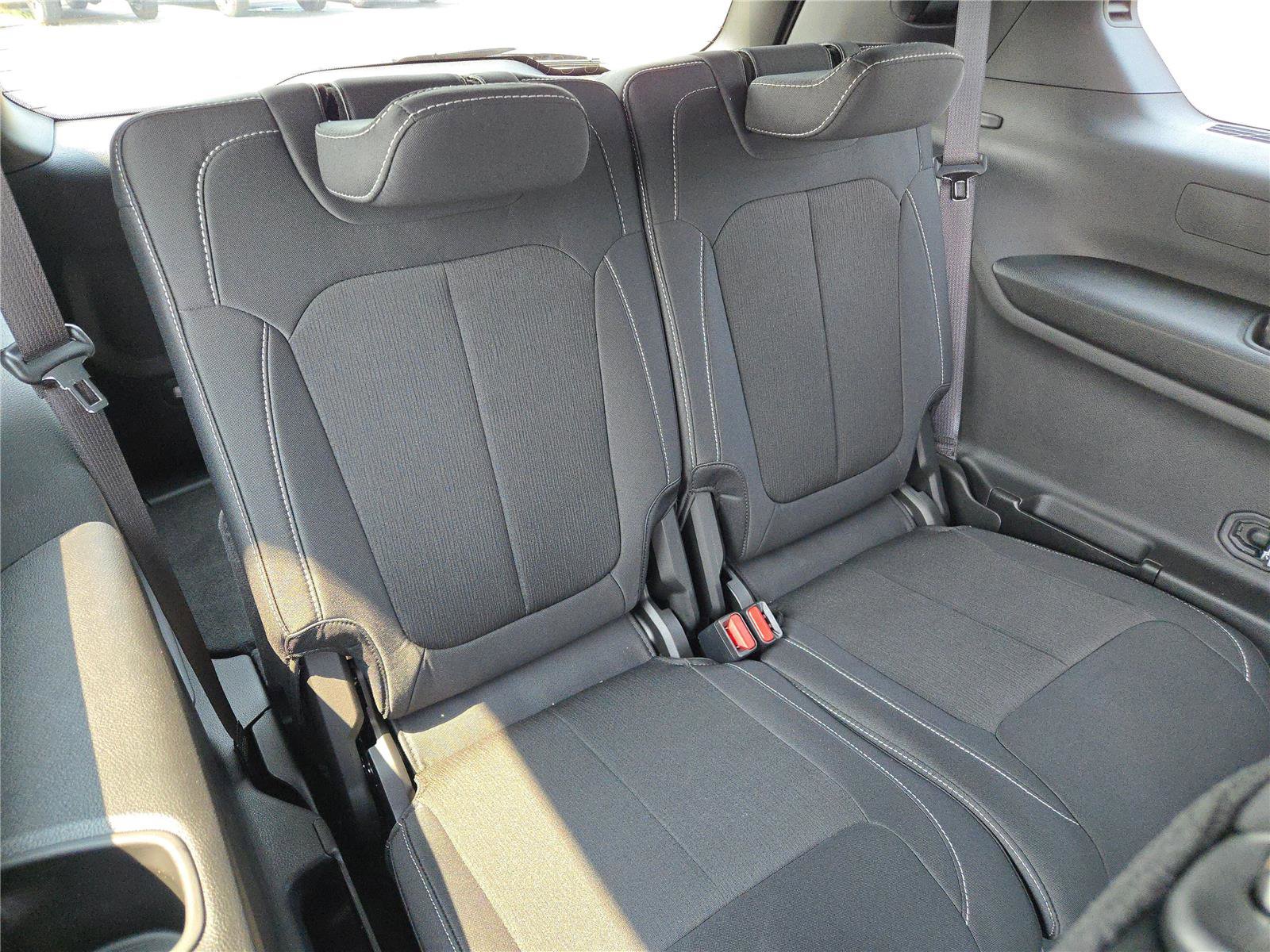 New 2025 Jeep Grand Cherokee L Laredo w/ Luxury Tech Group I image 12