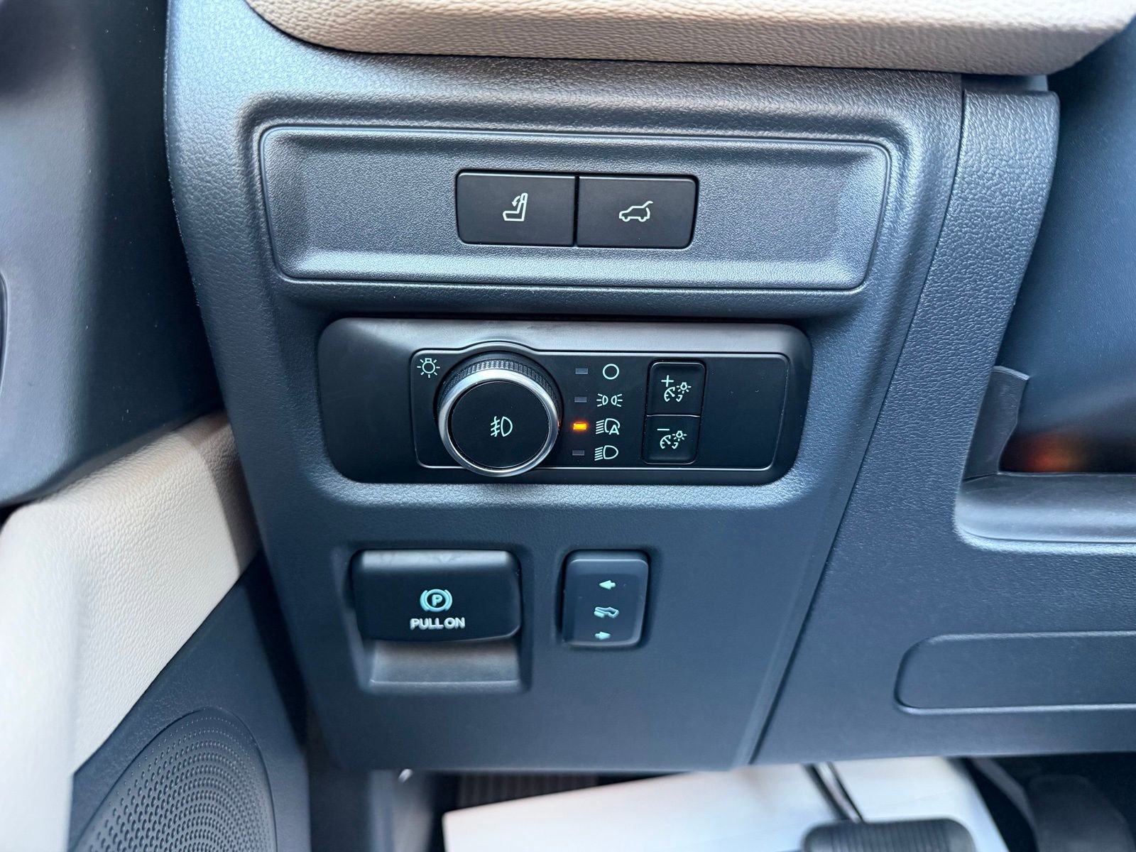 Used 2024 Ford Expedition Limited AWD/4WD image 29