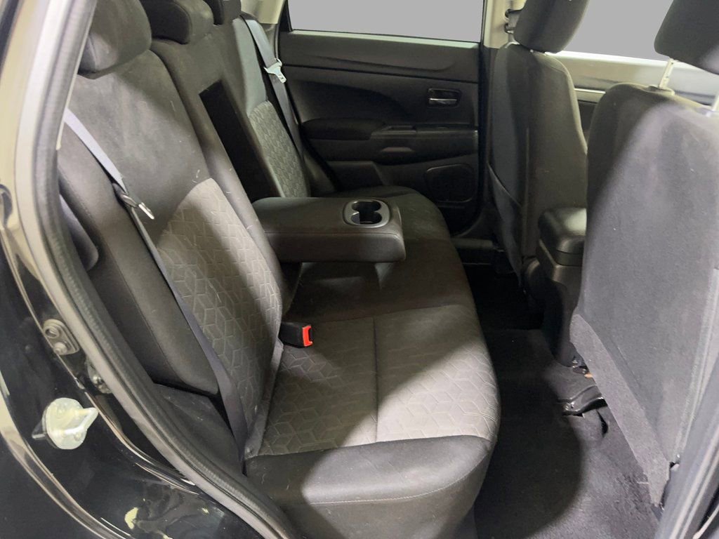 Used 2020 Mitsubishi Outlander Sport 2.0 ES image 43