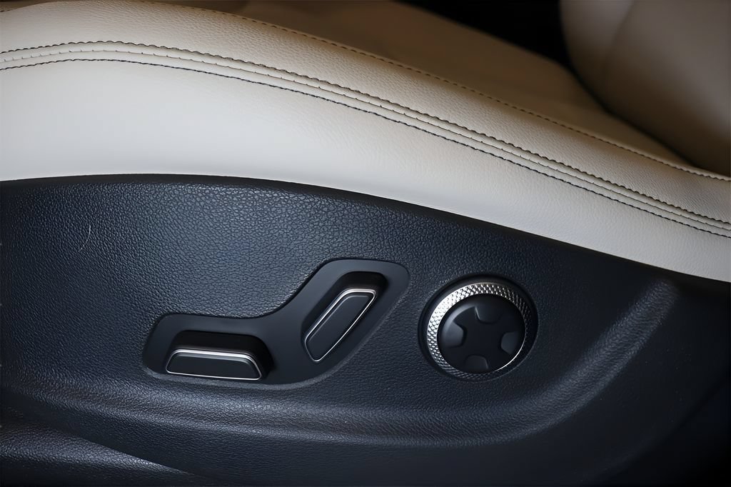 New 2026 Genesis GV70 2.5T Select AWD/4WD image 11