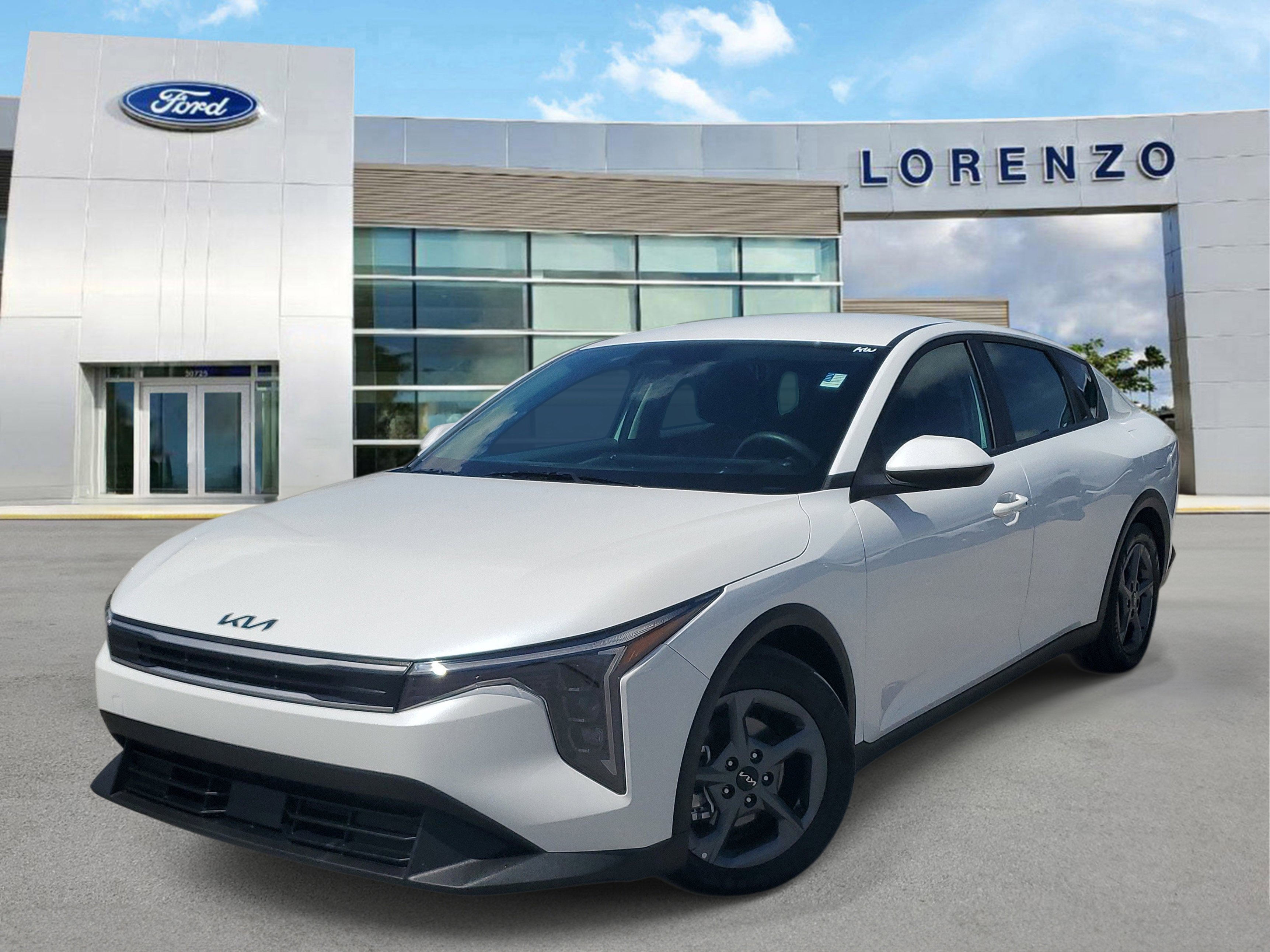 Used 2025 Kia K4 LXS image 1