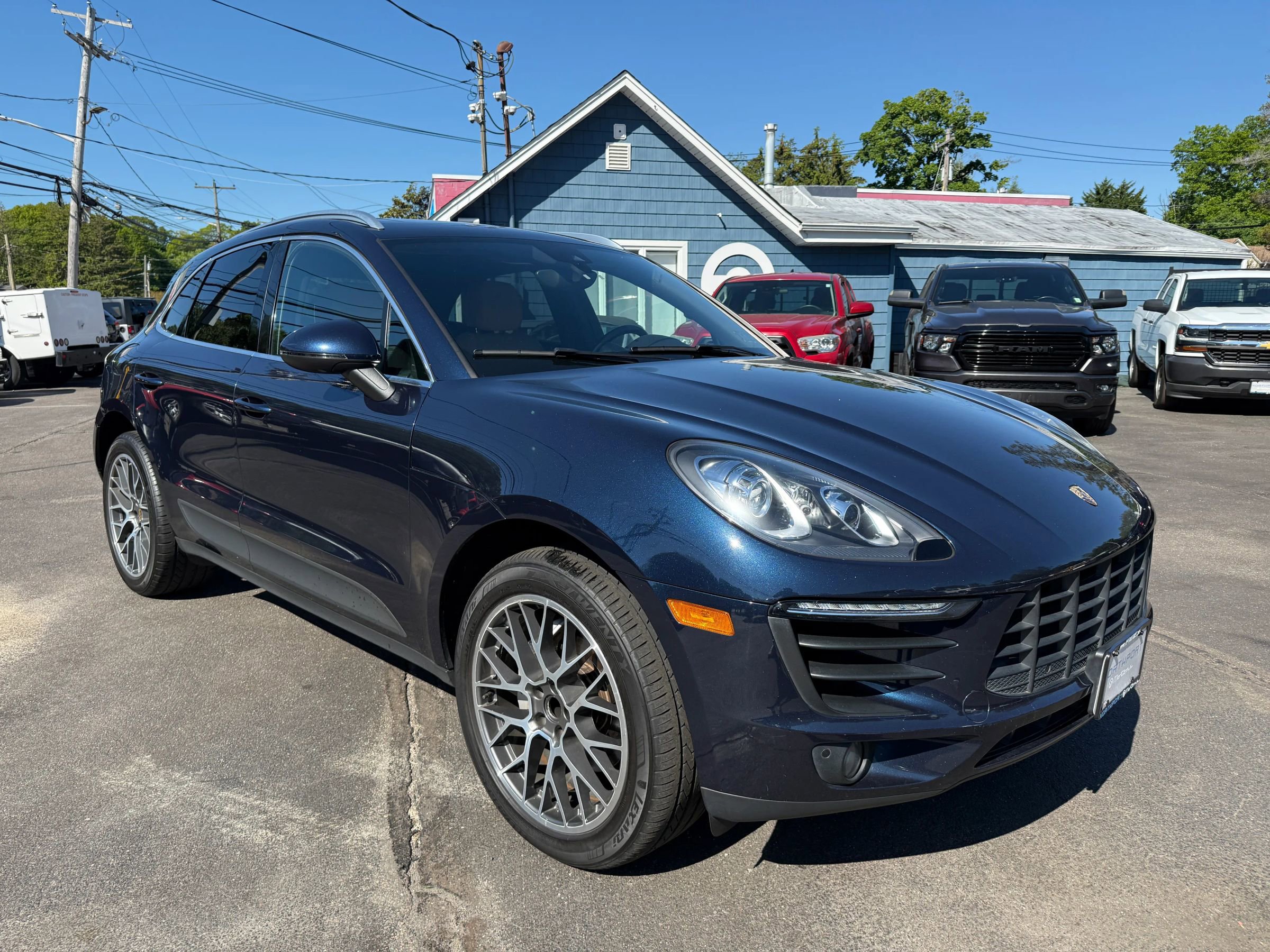 Used 2017 Porsche Macan S AWD/4WD image 3