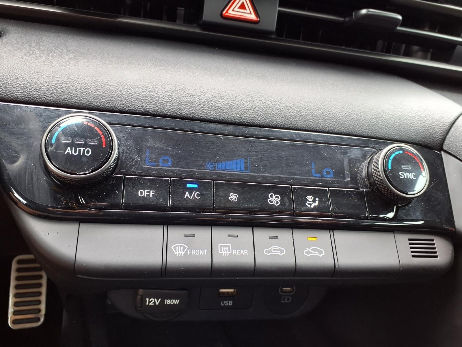Used 2025 Hyundai Elantra Sport FWD image 6