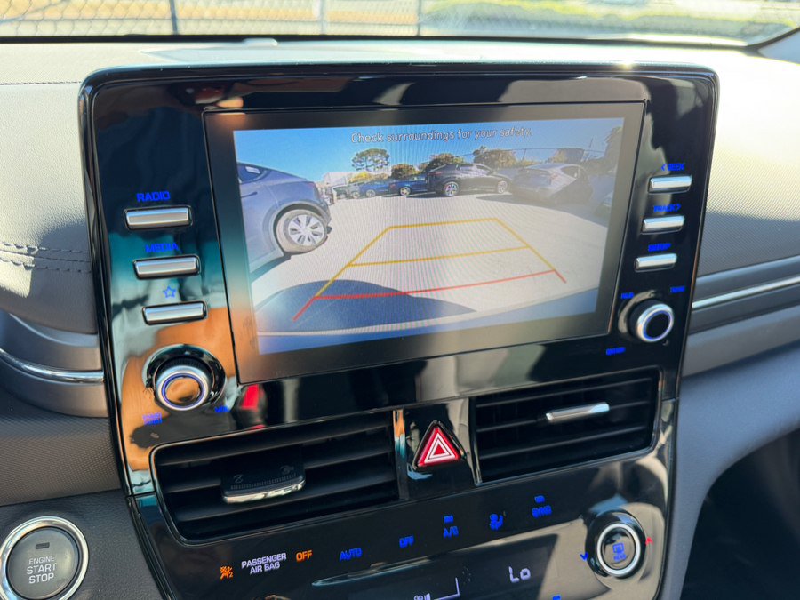Used 2022 Hyundai Ioniq SE FWD image 23