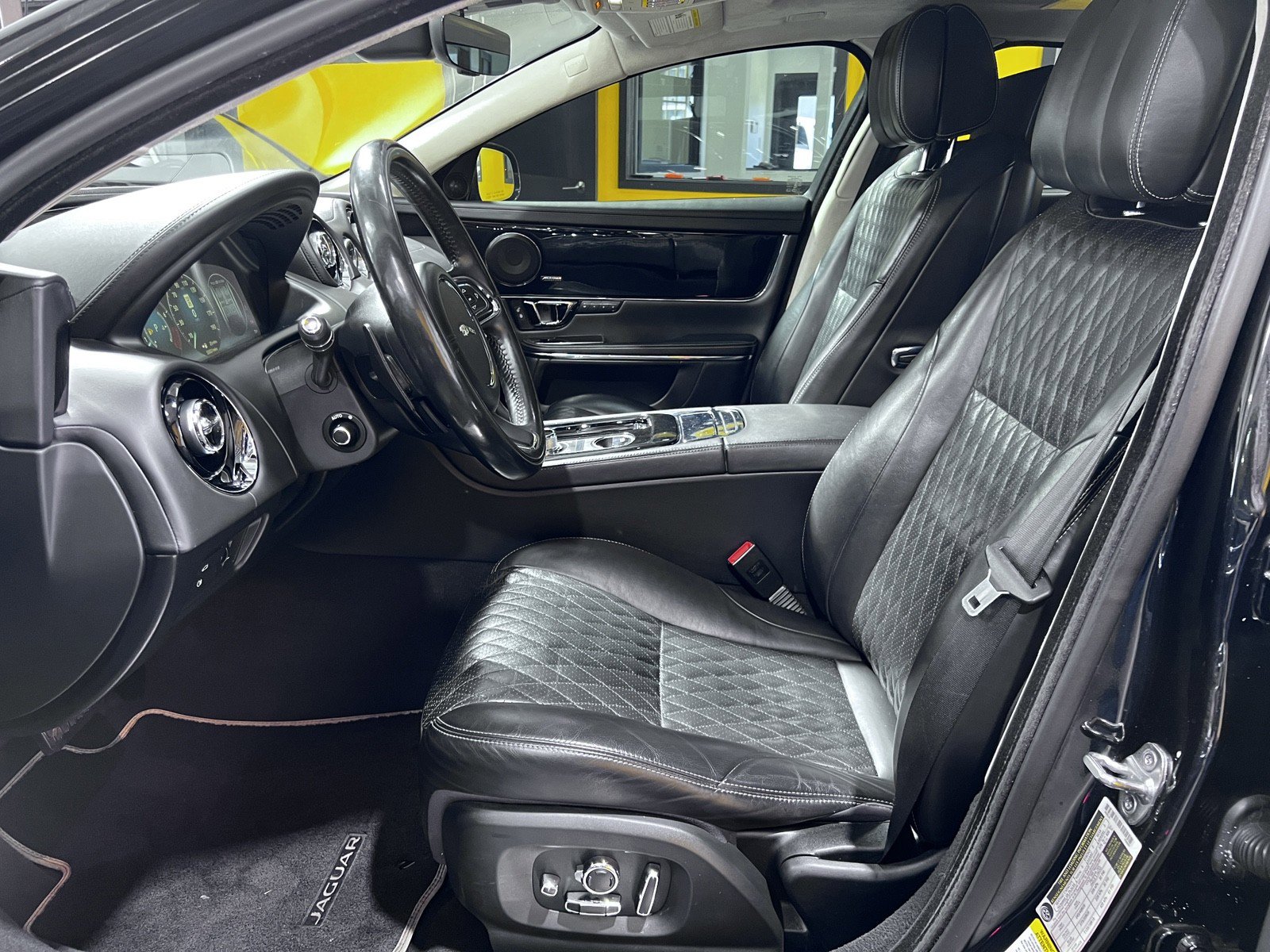 Used 2018 Jaguar XJ L Supercharged image 15