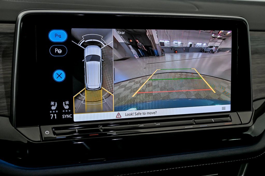 Certified 2025 Volkswagen Atlas SEL Premium R-Line image 14