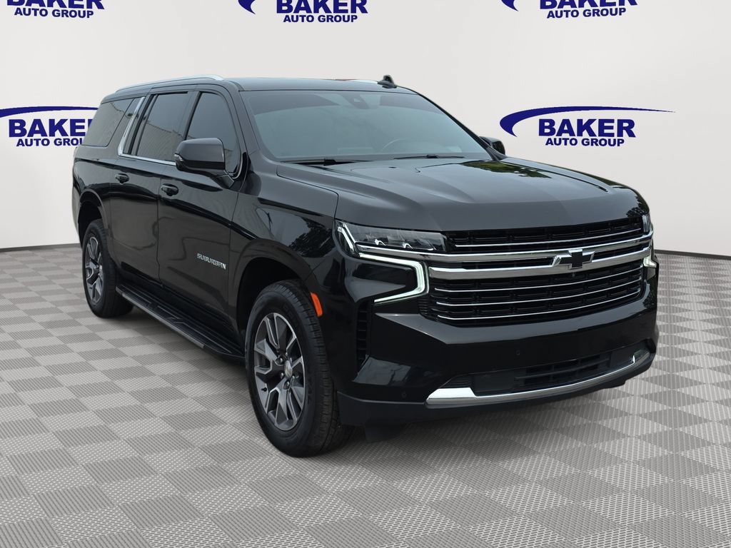 Used 2022 Chevrolet Suburban LT w/ Luxury Package AWD/4WD image 3