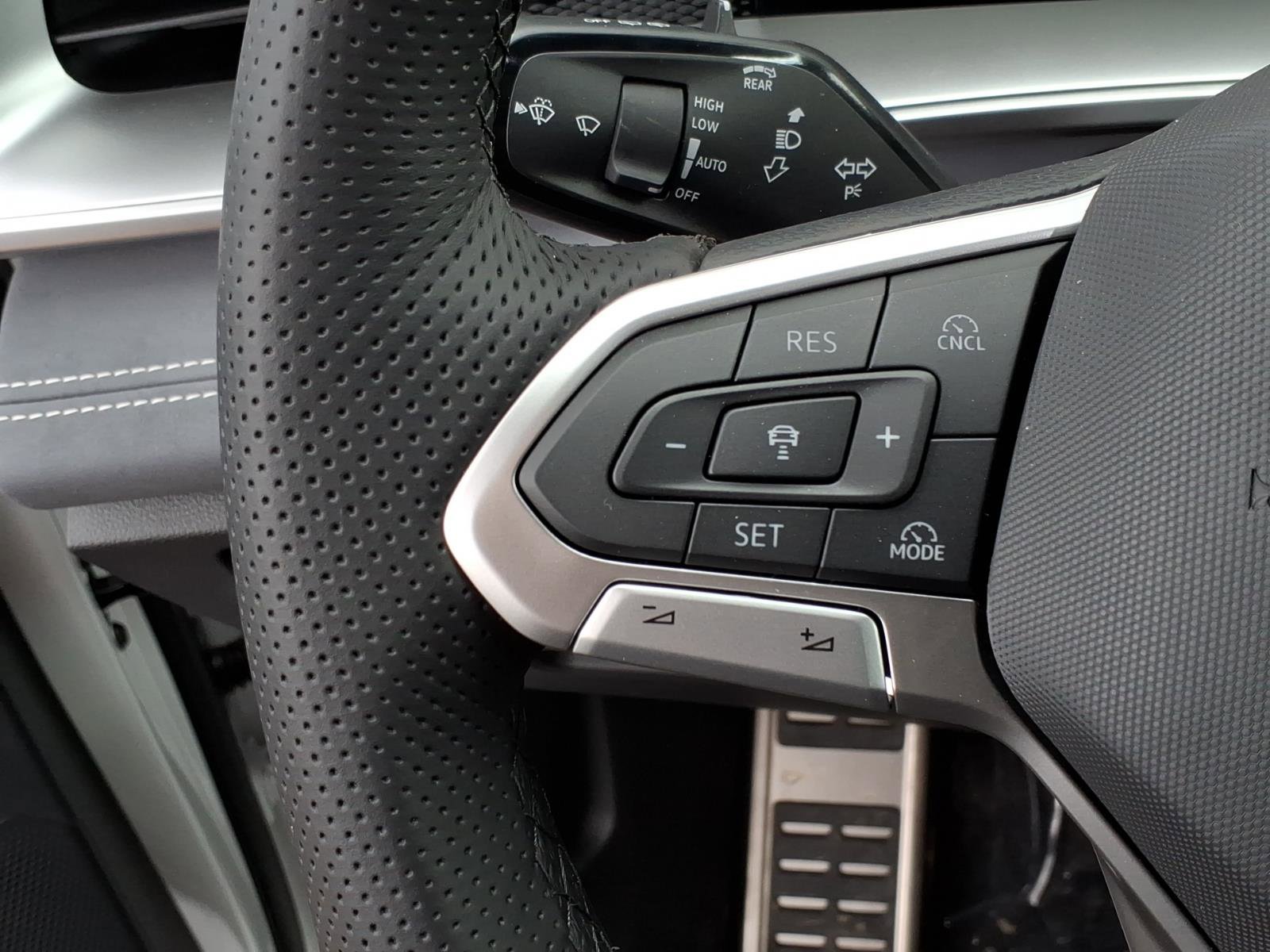 New 2026 Volkswagen Tiguan SE R-Line image 20