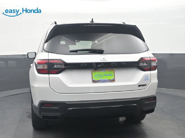New 2026 Honda Pilot Sport image 6