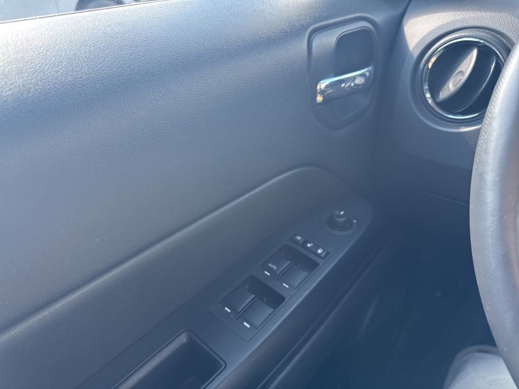 Used 2016 Jeep Patriot High Altitude image 24