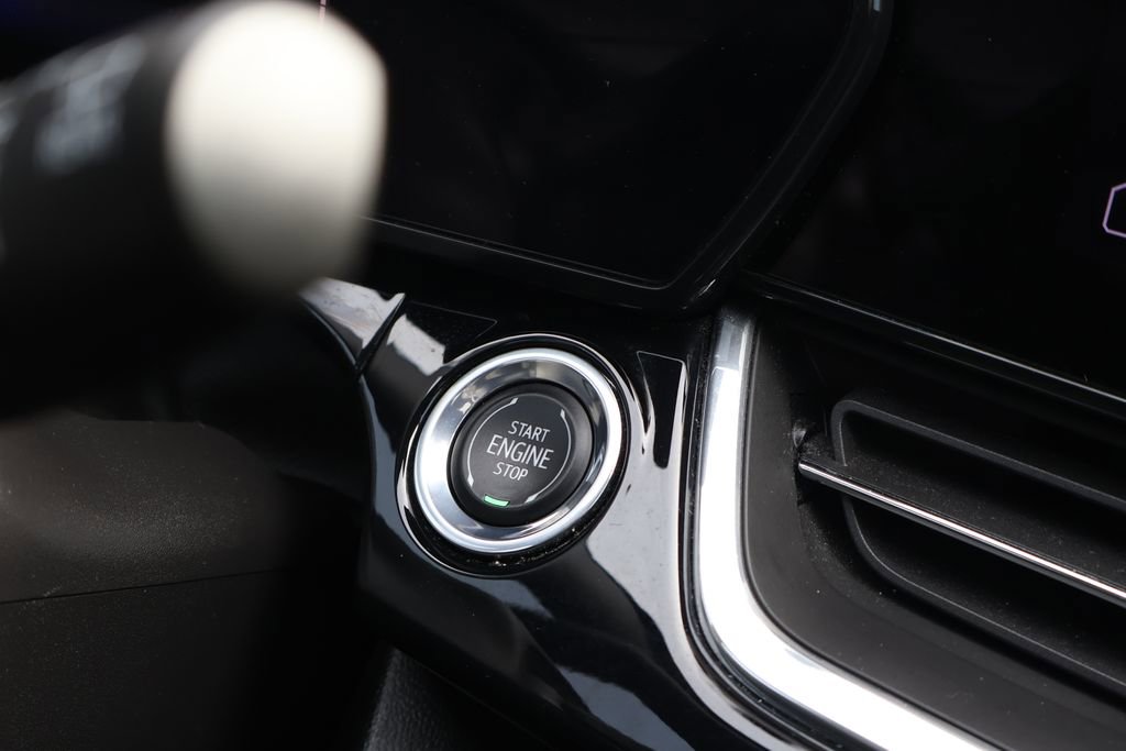 Certified 2024 Chevrolet Trax RS w/ Sunroof Package image 28