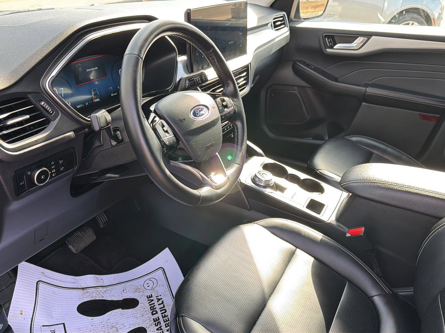 Used 2025 Ford Escape Platinum image 27