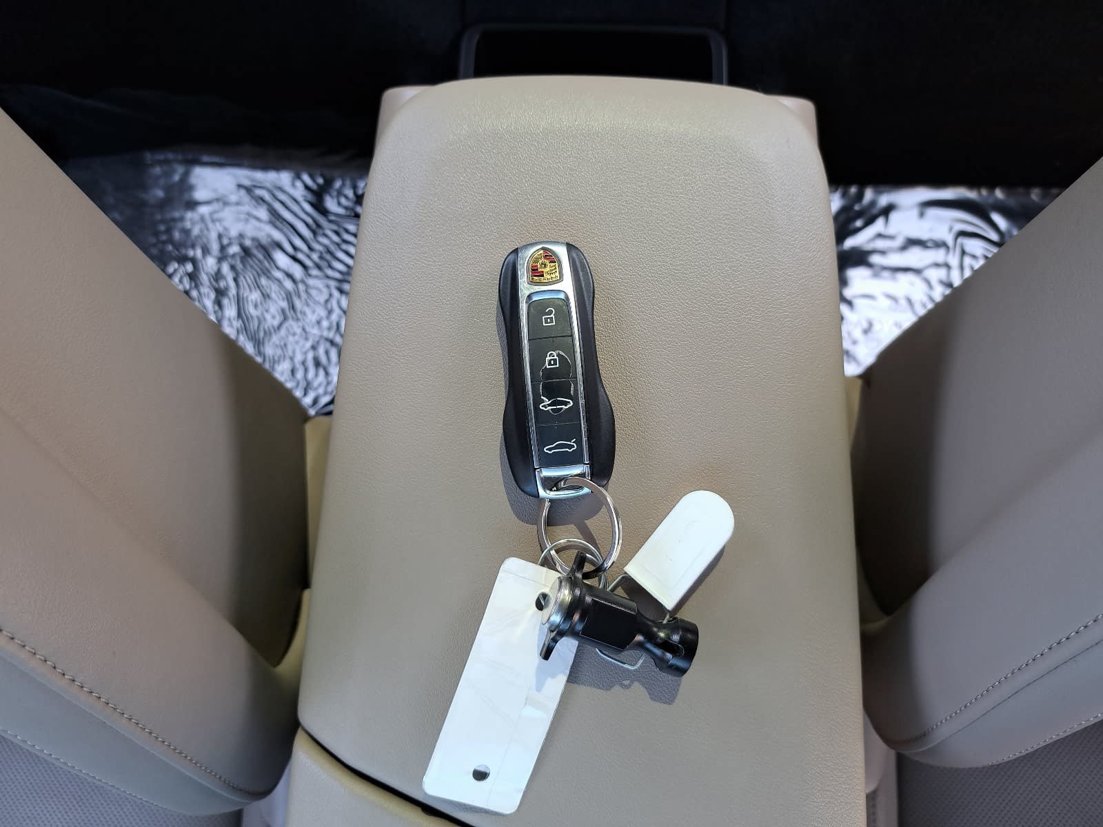 Used 2021 Porsche Taycan 4S AWD/4WD image 41