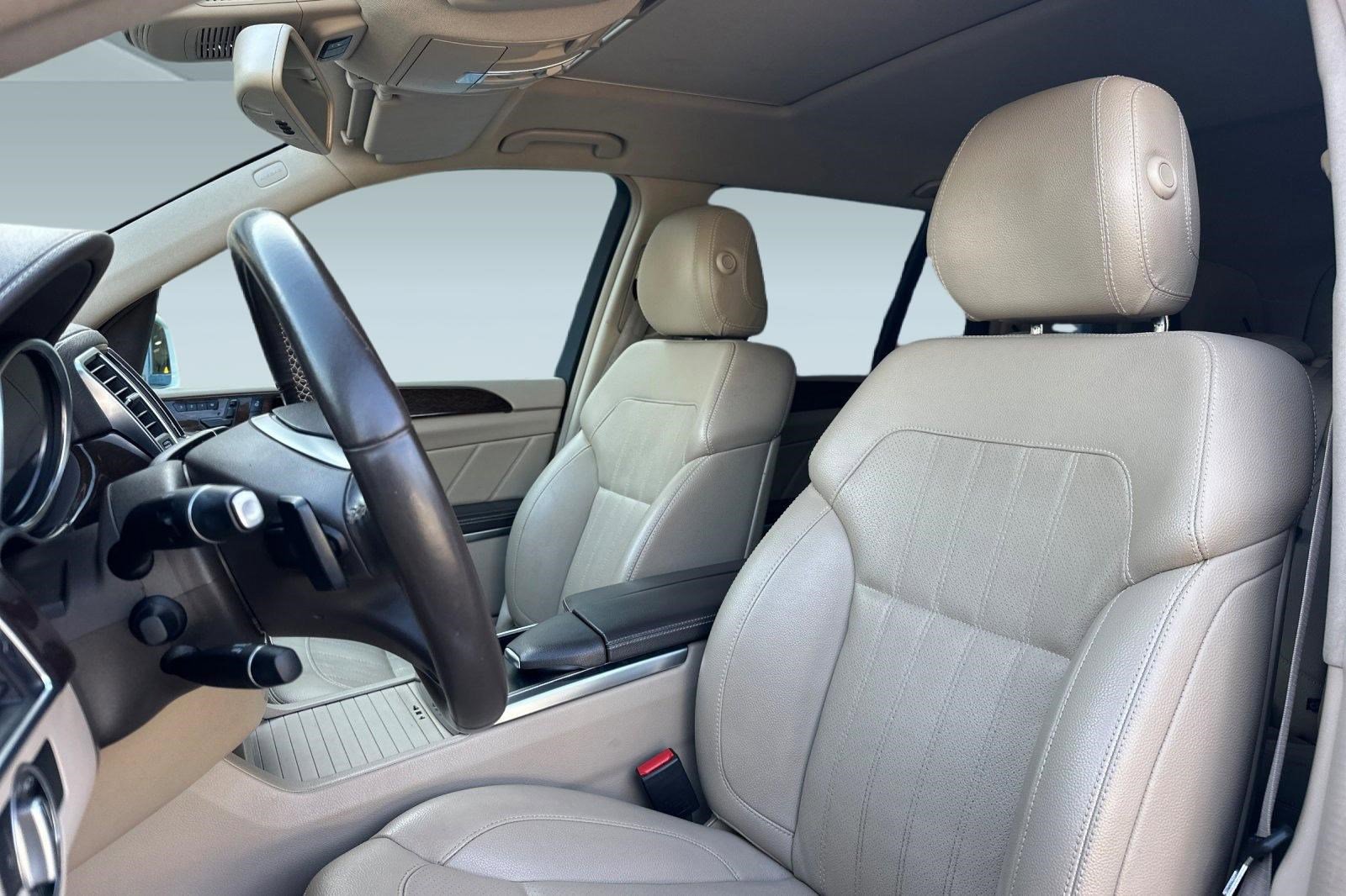 Used 2014 Mercedes-Benz GL 450 4MATIC image 24