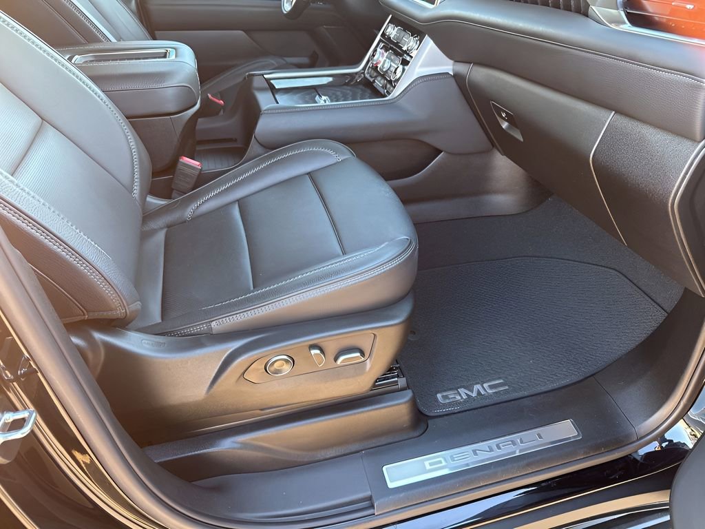 Used 2024 GMC Yukon Denali w/ Max Trailering Package image 15