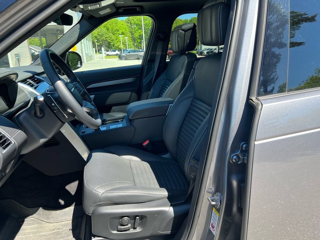 New 2026 Land Rover Discovery Limited Edition AWD/4WD image 11