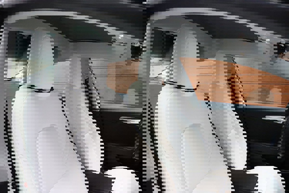 Used 2023 Tesla Model 3 Standard Range image 29