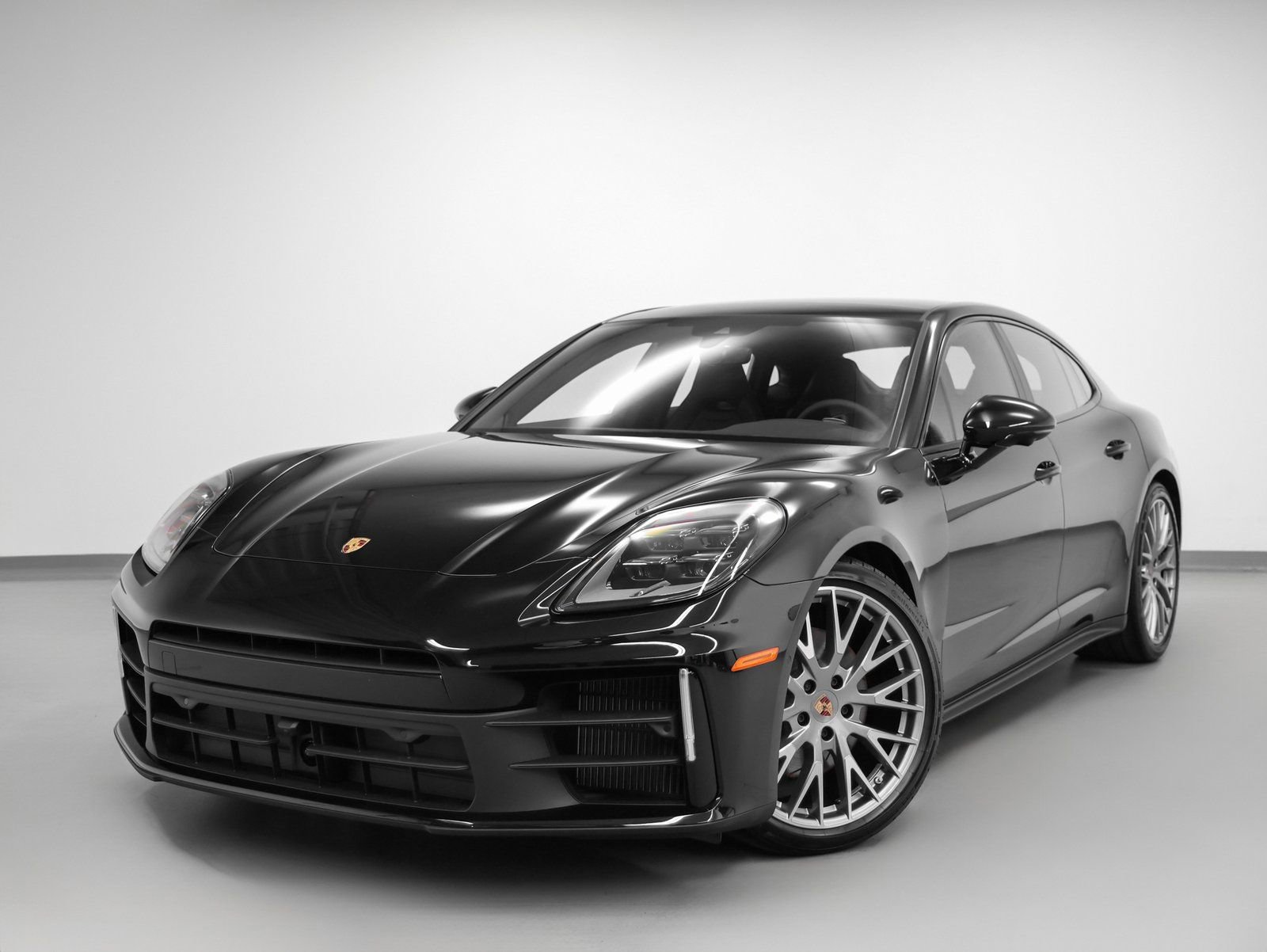 Certified 2025 Porsche Panamera 4 AWD/4WD image 1