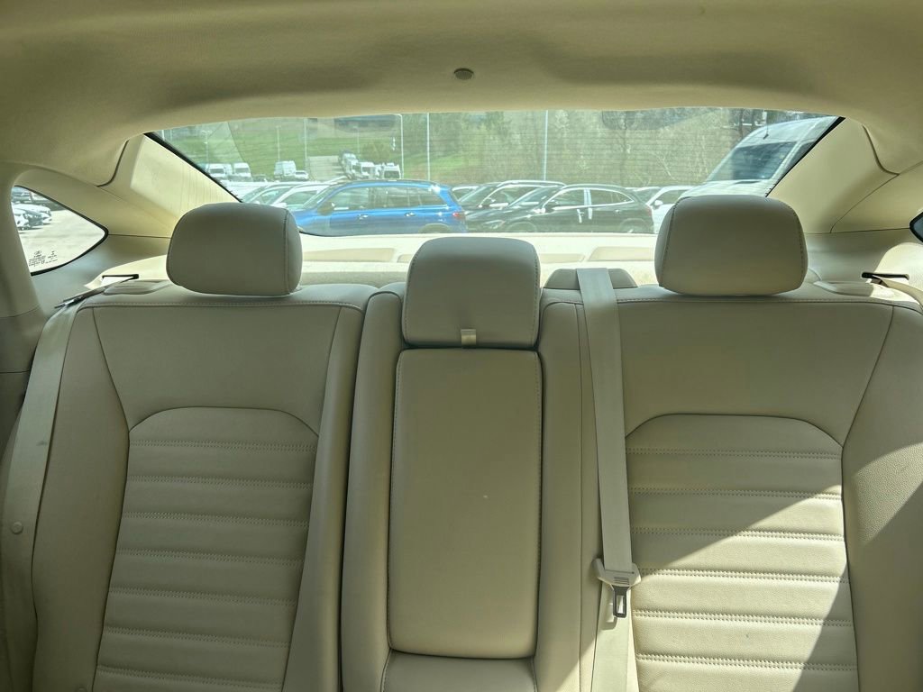 Used 2016 Ford Fusion SE w/ Equipment Group 502A image 16