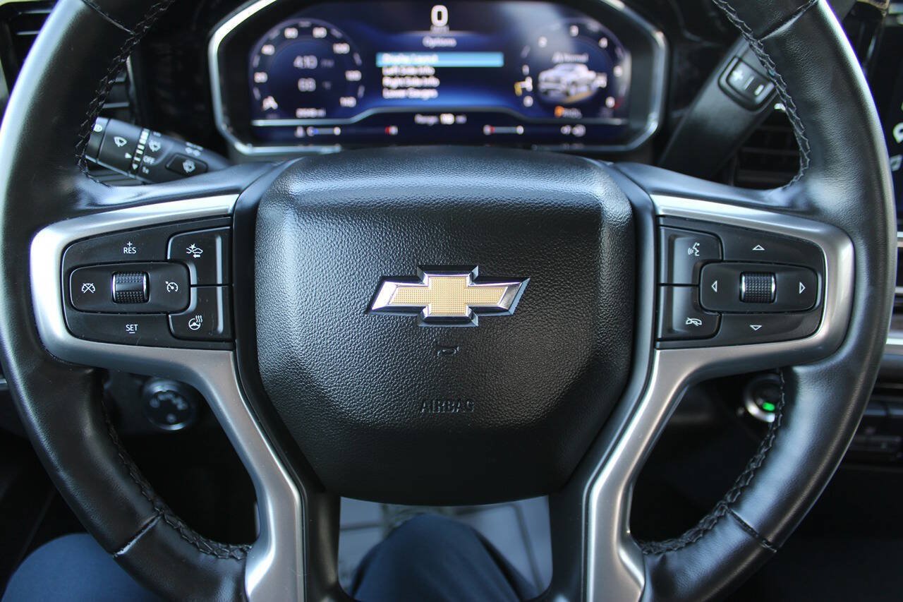 Used 2025 Chevrolet Silverado 1500 LT AWD/4WD image 16