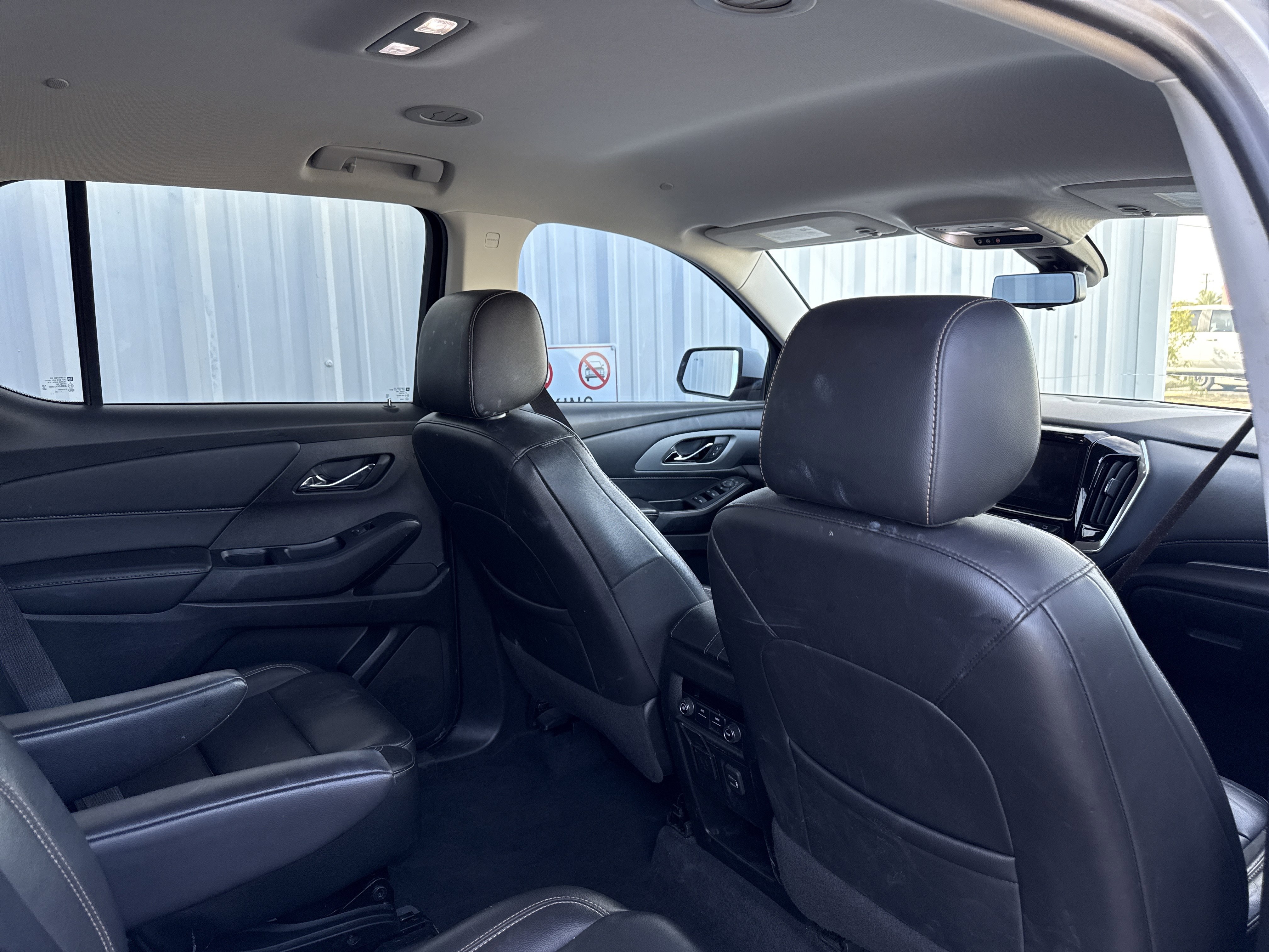 Used 2021 Chevrolet Traverse RS image 43